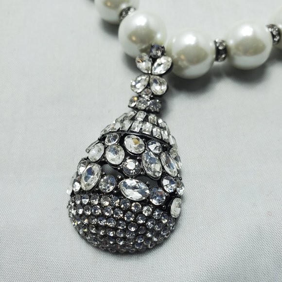 ALI KHAN princess pearls statement neck with crystal encrusted teardrop … - Picture 2 of 7